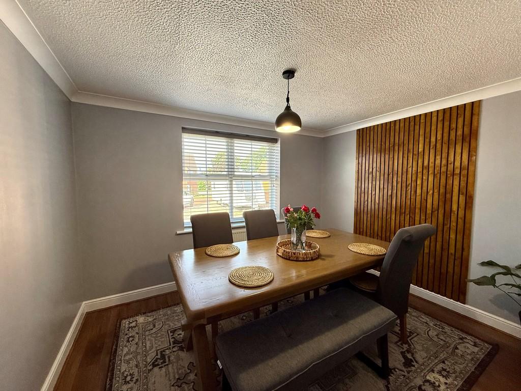 7 welford close dining