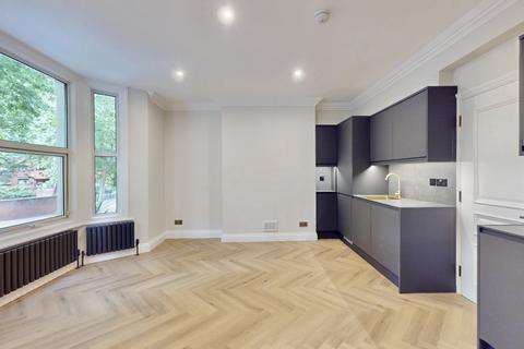 1 bedroom flat to rent, Cremorne Road, London, SW10