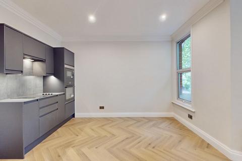 1 bedroom flat to rent, Cremorne Road, London, SW10