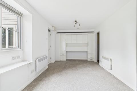 1 bedroom flat for sale, Rosehip Way, Lychpit, Basingstoke, RG24