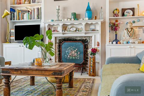 2 bedroom flat for sale, Leghorn Road, London NW10