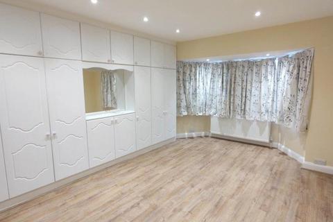 4 bedroom semi-detached house to rent, Manor Park Gardens, Edgware HA8