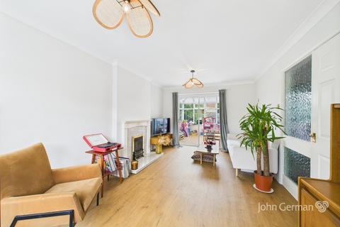 4 bedroom detached house for sale, Park Road, Barton-under-Needwood