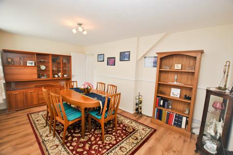 4 The Paddock, Muxton, Telford, TF2 8QS