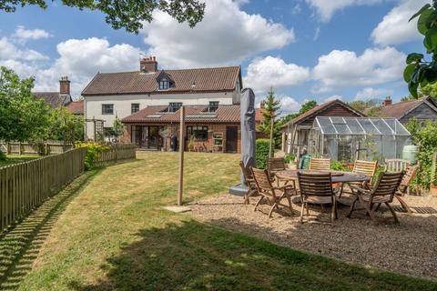4 bedroom farm house for sale, Hardwick, Norwich