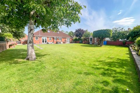 6 bedroom bungalow for sale