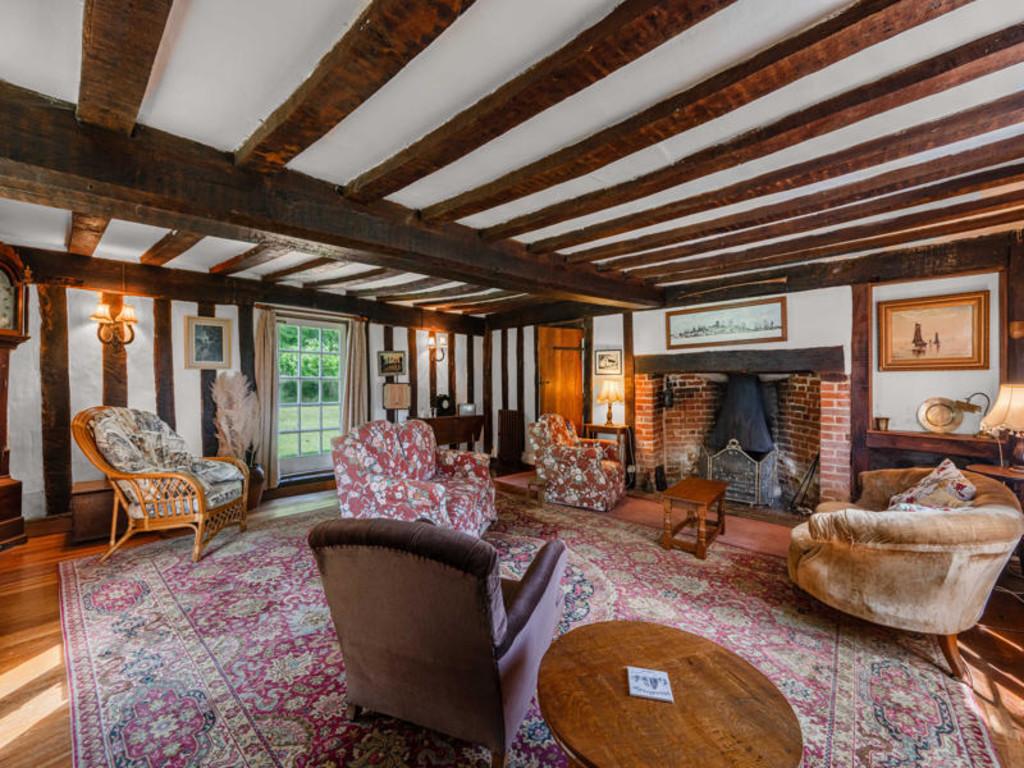 Hill Farmhouse Grundisburgh--15-800x600