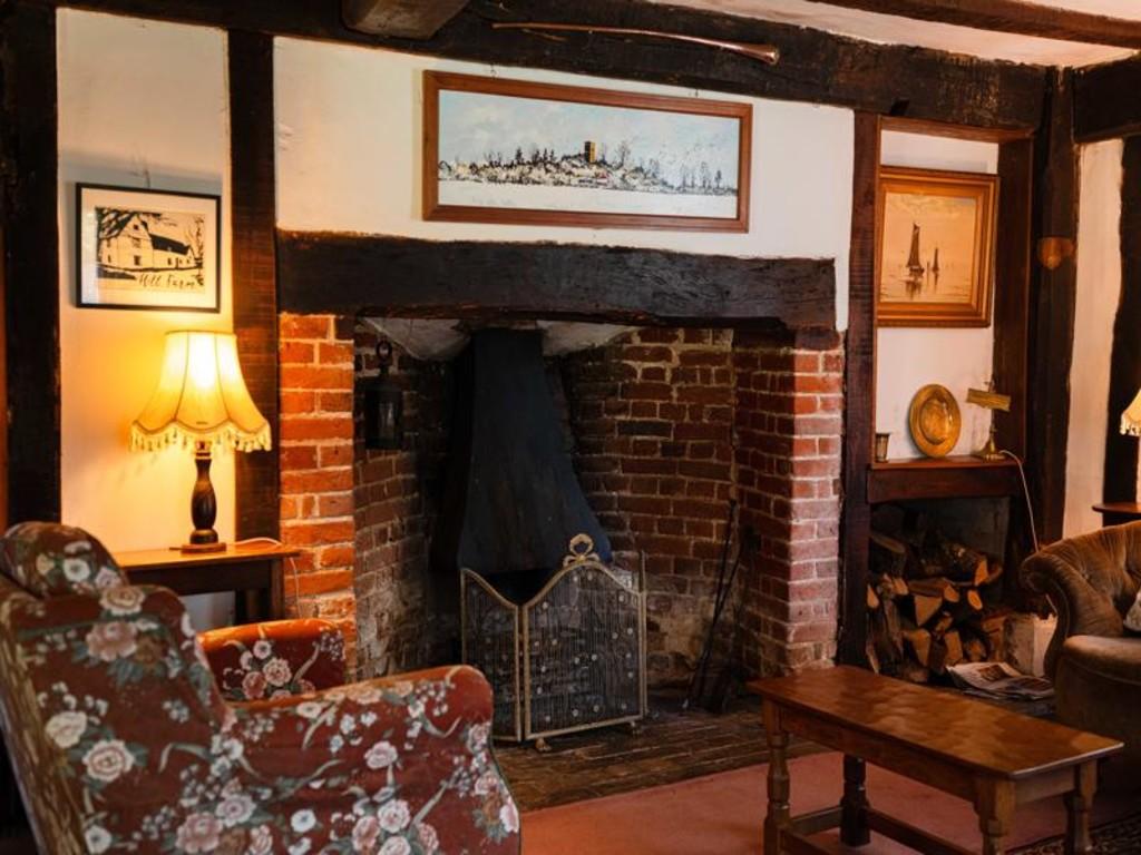 Hill Farmhouse Grundisburgh-1453-800x600