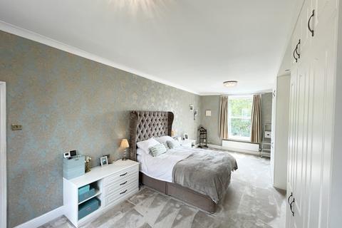 5 bedroom detached house for sale, New Street, Farsley