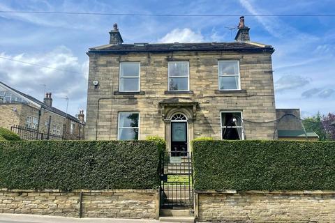 New Street, Farsley