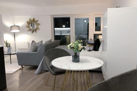 Studio to rent, Beaufort Square, London NW9