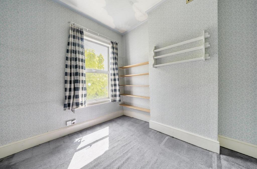 Bedroom 4.jpg