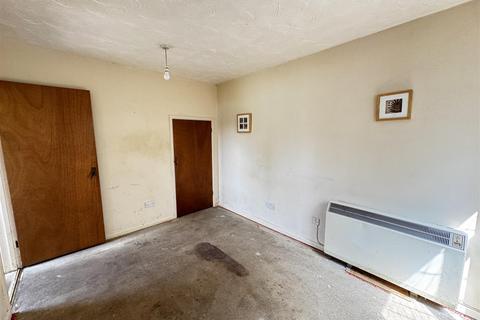 1 Aynscombe Close, Dunstable, LU6 1FA