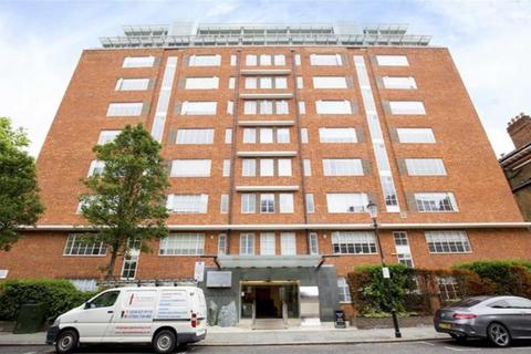 Studio to rent, Old Brompton Road