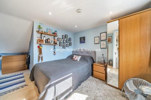 18 Babbacombe Road, Bromley, BR1 3LW