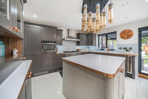 44 Bishops Avenue, Bromley, BR1 3ES