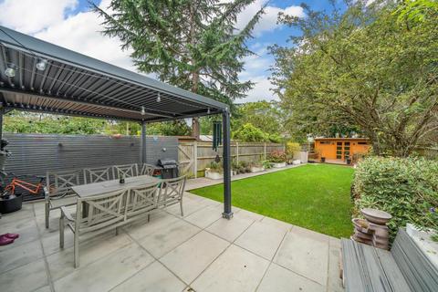 44 Bishops Avenue, Bromley, BR1 3ES