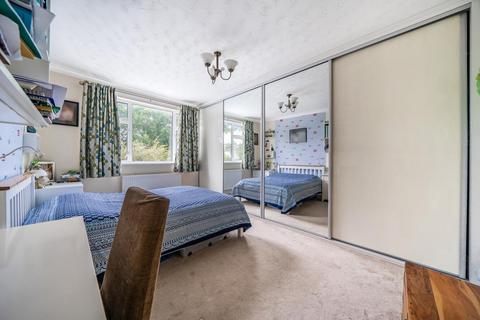 44 Bishops Avenue, Bromley, BR1 3ES