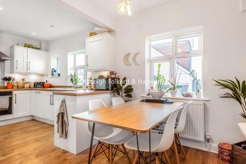 1 Madison Gardens, Bromley, BR2 0SJ