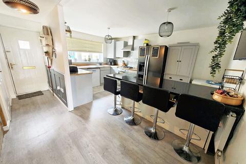 4 bedroom semi-detached house for sale, Thirsk Drive, Trowbridge BA14