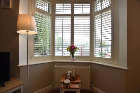 73 Blackshaw Lane, Royton, Oldham, OL2 6NT