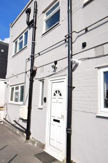 4 bedroom flat to rent, Northolt Road, Harrow HA2