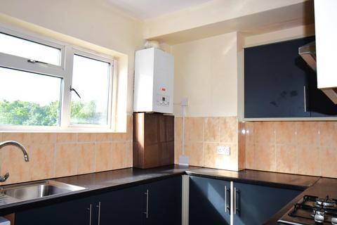 4 bedroom flat to rent, Northolt Road, Harrow HA2