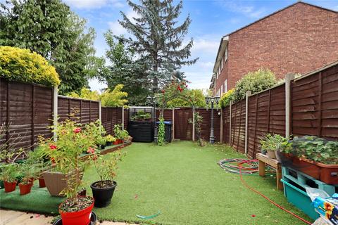 3 bedroom terraced house for sale, Langley Walk, Surrey GU22