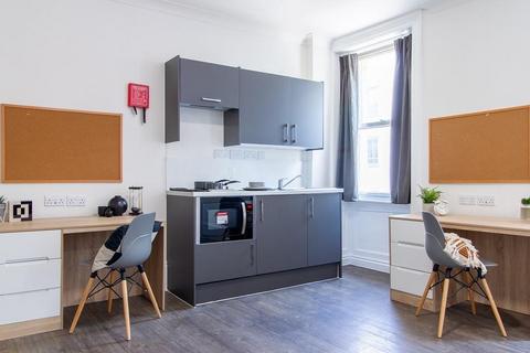 Studio to rent, Gower Street, London WC1E