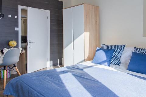 Studio to rent, Gower Street, London WC1E