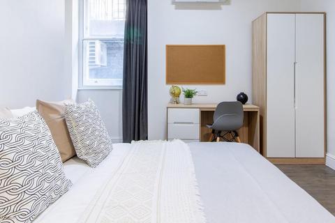 Studio to rent, Gower Street, London WC1E