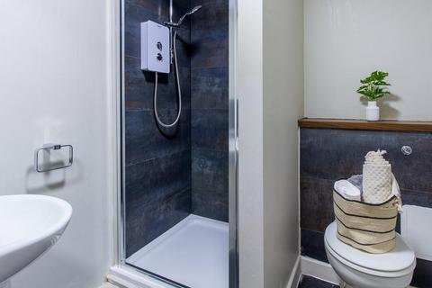Studio to rent, Gower Street, London WC1E