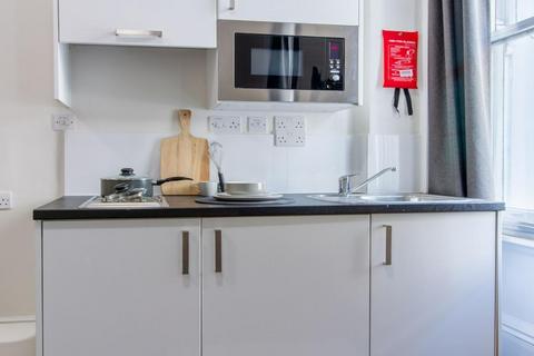 1 bedroom in a flat share to rent, Gower Street, London WC1E