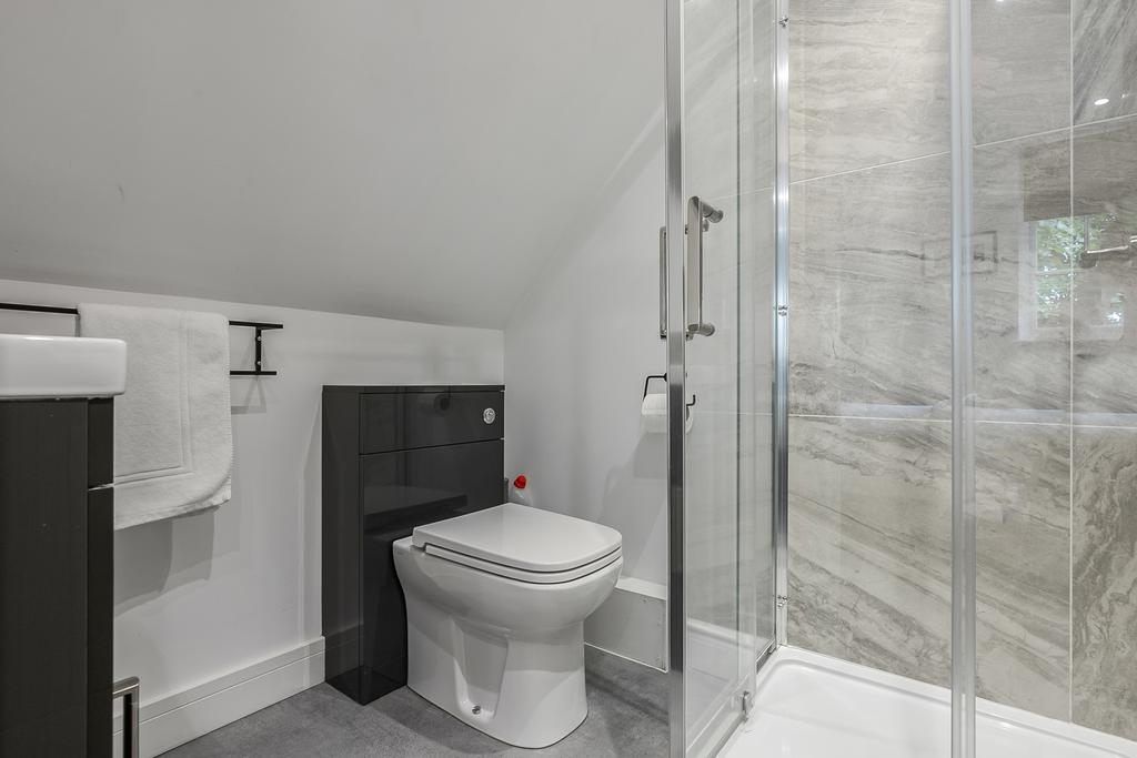 En-Suite 2