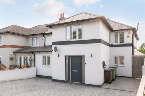 5 Northway, Wallington, SM6 8DH