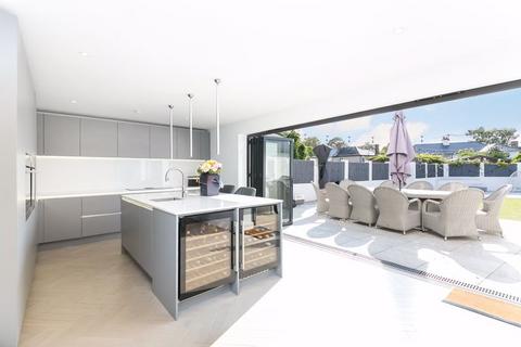 5 Northway, Wallington, SM6 8DH