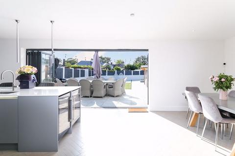 5 Northway, Wallington, SM6 8DH