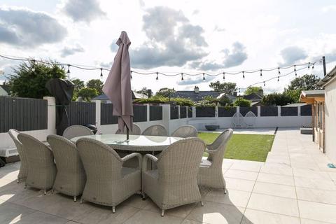 5 Northway, Wallington, SM6 8DH