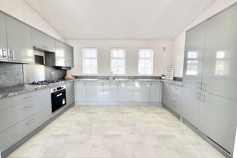 undefined, 2ND AVENUE, HUMBERSTON FITTIES