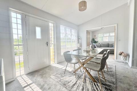 undefined, 2ND AVENUE, HUMBERSTON FITTIES