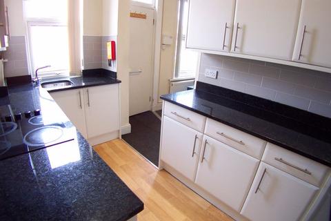 5 Royal Park Mount, Leeds, LS6 1HL