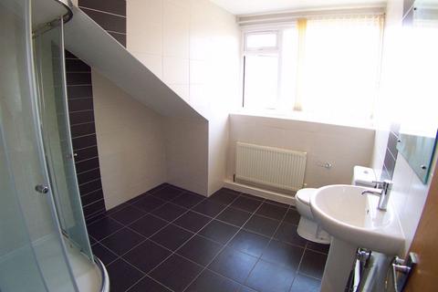 5 Royal Park Mount, Leeds, LS6 1HL