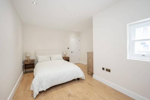 3 bedroom flat for sale, The Royal Duke, Commercial Road, Shadwell, London, E1