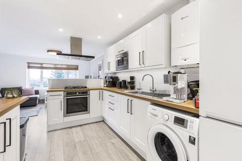 1 bedroom maisonette for sale, Queens Court, Wormley