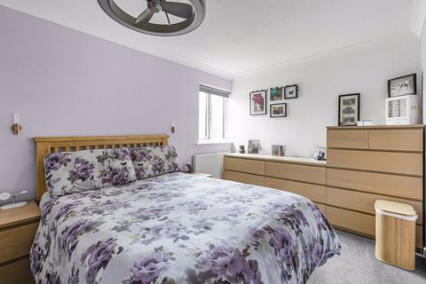 1 bedroom maisonette for sale, Queens Court, Wormley
