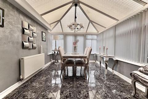 undefined, Vicarage Road West, WOODSETTON, DY1 3NW