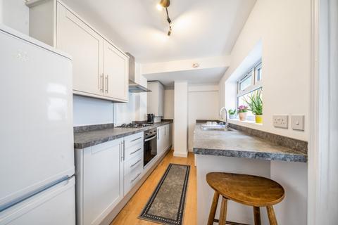 2 bedroom flat to rent, Ellison Road, London, SW16