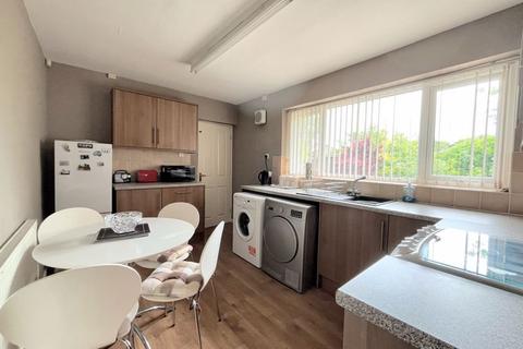 2 bedroom detached bungalow for sale, Leacliffe Way, Streetly/Aldridge, Walsall