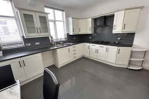 4 bedroom semi-detached house for sale, Llannerch Road West, Rhos on Sea