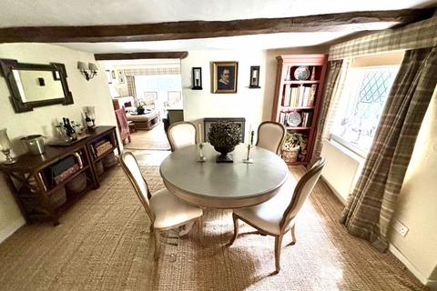 The Priors Deans Lane, Walton On The Hill, Tadworth, KT20 7UD